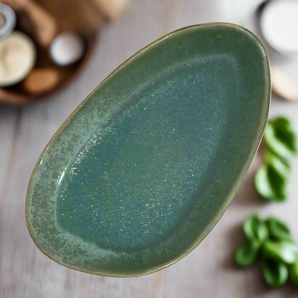 Green Ivy Pebble Plate
