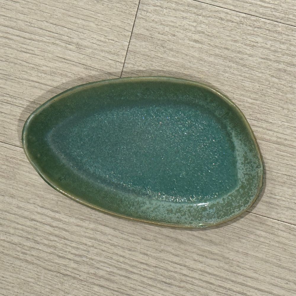 Green Ivy Pebble Plate