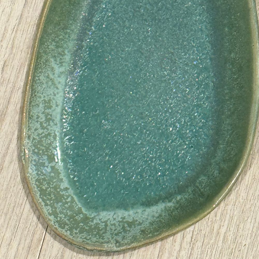 Green Ivy Pebble Plate