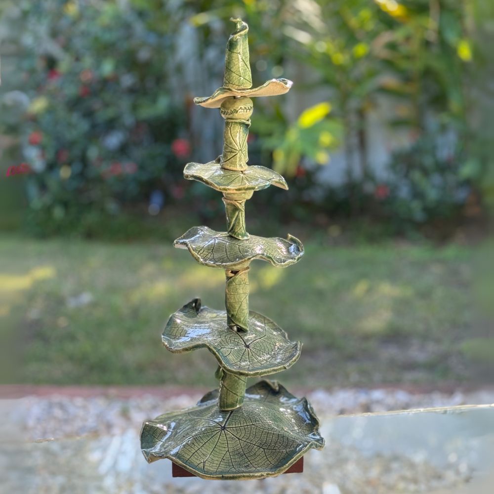 GREEN LEAF Ceramic Garden Totem