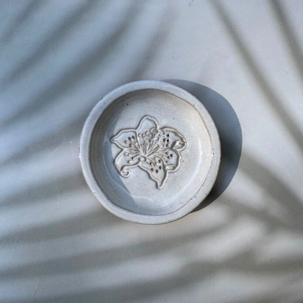 pearl glazed ring trinket dish with lilly flower