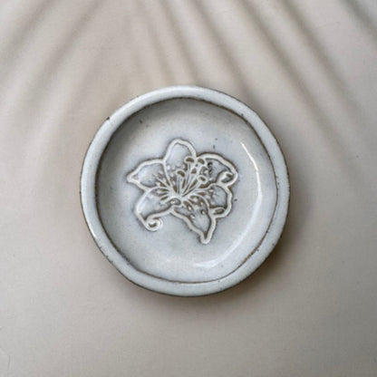 pearl glazed ring trinket dish with lily flower