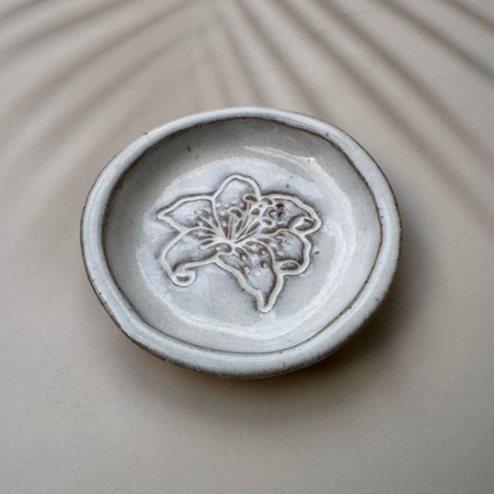 pearl glazed ring trinket dish with lily flower